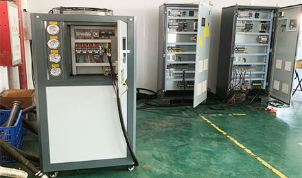 什么原因引起工業冷水機壓力過高的？
