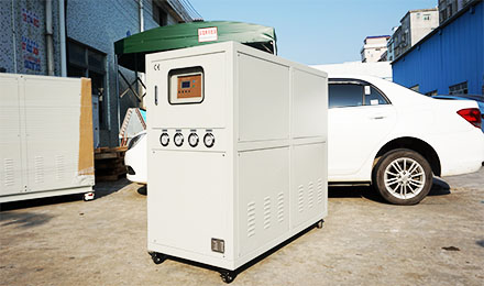 風冷螺桿式冷水機優點是什么？